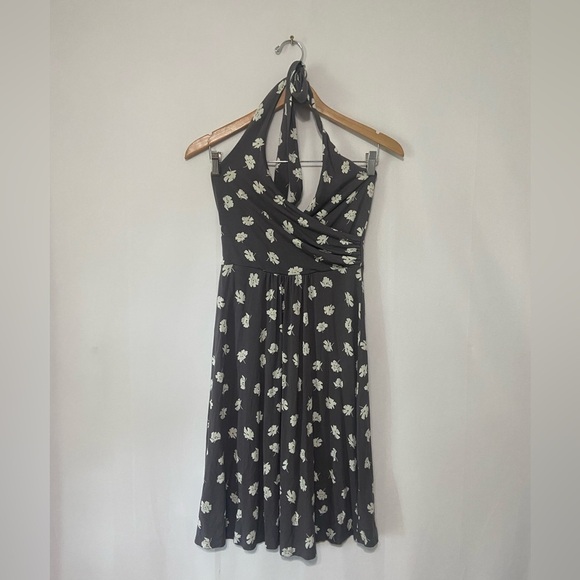 Boden EUC grey/white floral wrap style halter dress size 8 - Picture 1 of 5